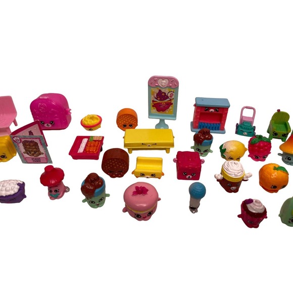 50 SHOPKINS Mixed Seasons VARIOUS FIGURES Lot Mushrooms Food Furniture - Picture 3 of 6